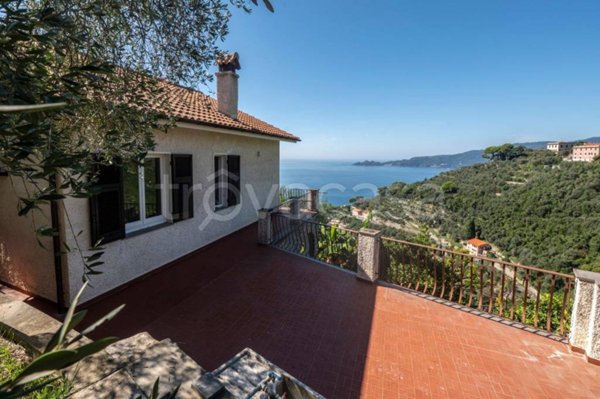 casa indipendente in vendita a Chiavari in zona Sant'Andrea di Rovereto