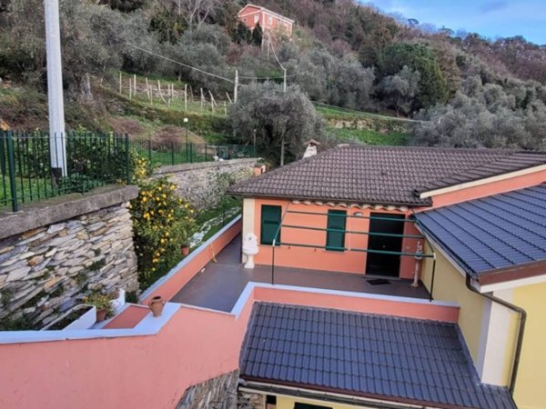 appartamento in vendita a Chiavari in zona Sanguineto