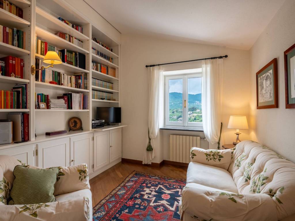 casa indipendente in vendita a Chiavari in zona Campodonico