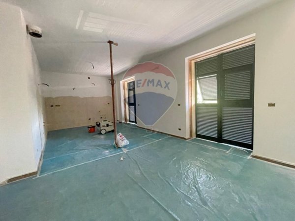 appartamento in vendita a Chiavari in zona Caperana
