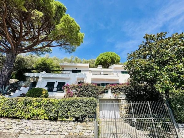 casa indipendente in vendita a Chiavari in zona Sant'Andrea di Rovereto