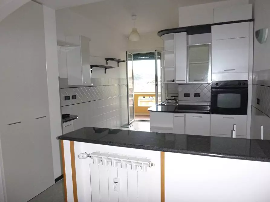 appartamento in vendita a Chiavari in zona Caperana