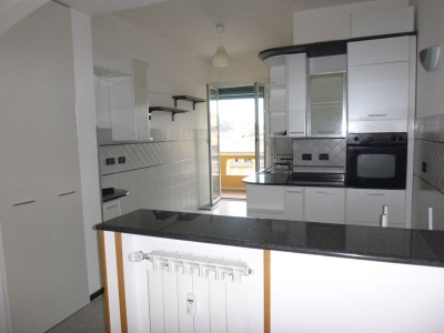 appartamento in vendita a Chiavari in zona Caperana