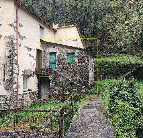 casa indipendente in vendita a Chiavari in zona Sanguineto