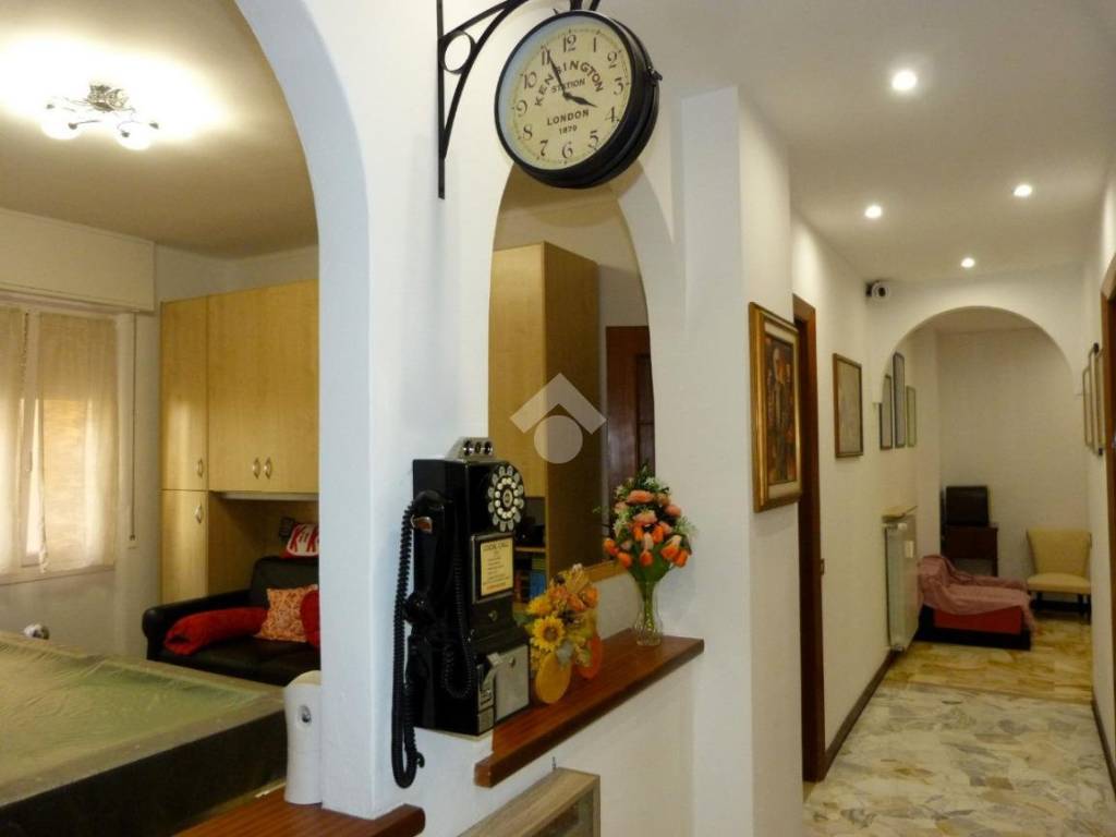 esavano in vendita a Chiavari