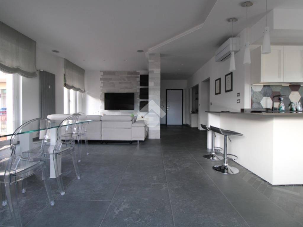 appartamento in vendita a Chiavari in zona Caperana