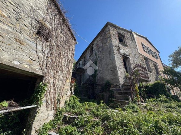 rudere in vendita a Chiavari in zona Sanguineto