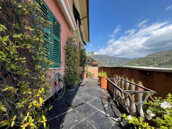 appartamento in vendita a Chiavari in zona Caperana