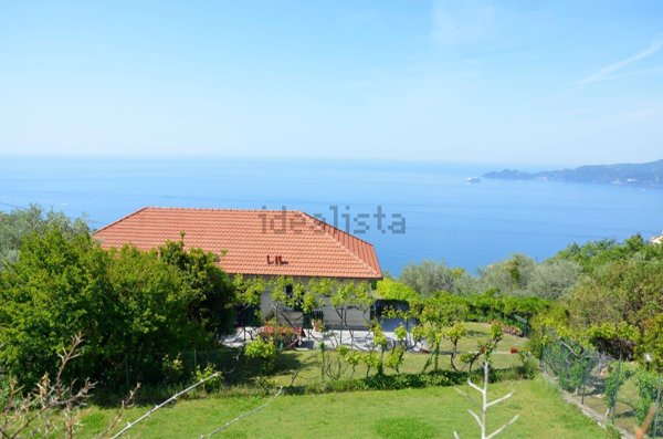 casa indipendente in vendita a Chiavari in zona Sant'Andrea di Rovereto