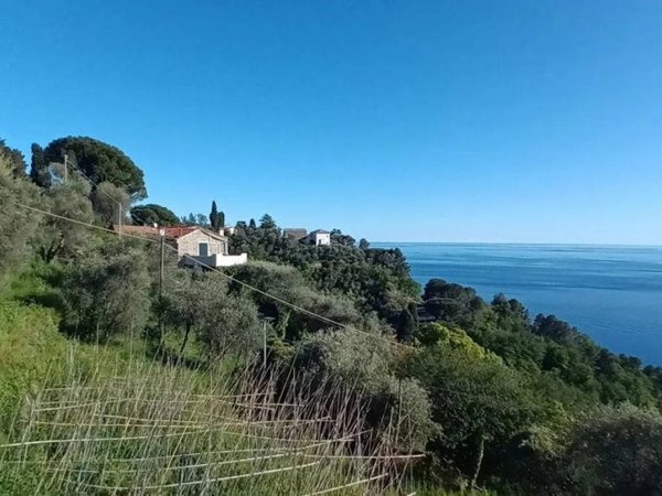 casa indipendente in vendita a Chiavari