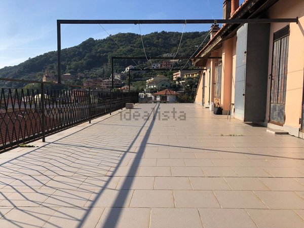 appartamento in vendita a Chiavari in zona Caperana