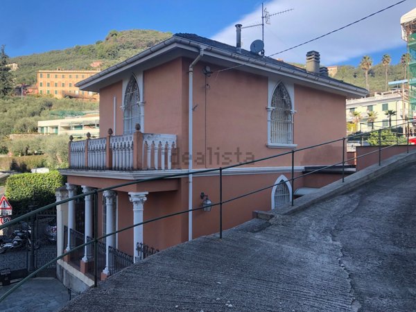 casa indipendente in vendita a Chiavari
