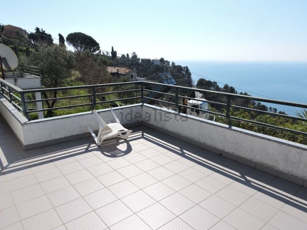 casa indipendente in vendita a Chiavari