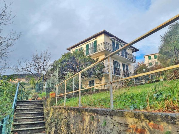 appartamento in vendita a Chiavari in zona Sant'Andrea di Rovereto