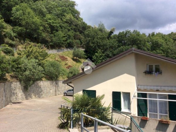 appartamento in vendita a Chiavari in zona Caperana