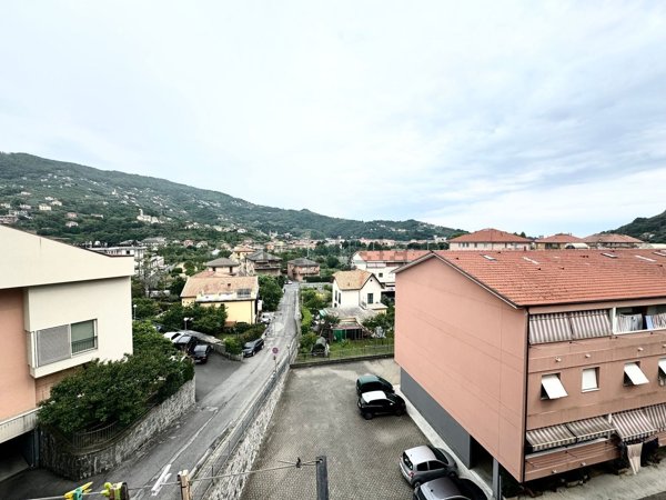 appartamento in vendita a Chiavari in zona Caperana