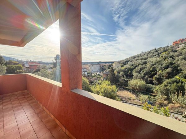 appartamento in vendita a Chiavari in zona Caperana