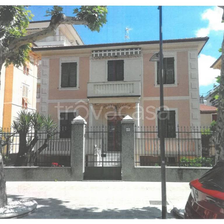 casa indipendente in vendita a Chiavari