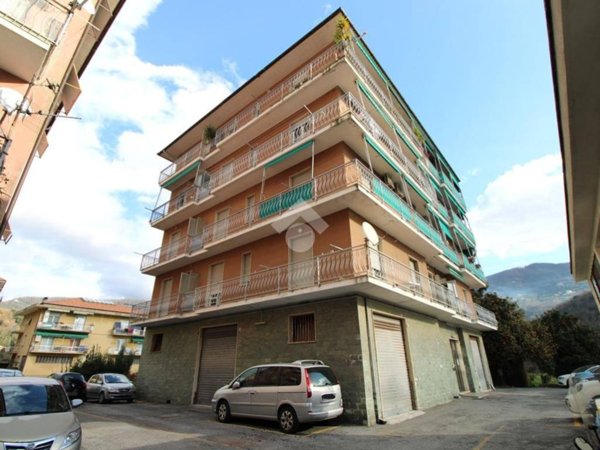 appartamento in vendita a Chiavari in zona Caperana