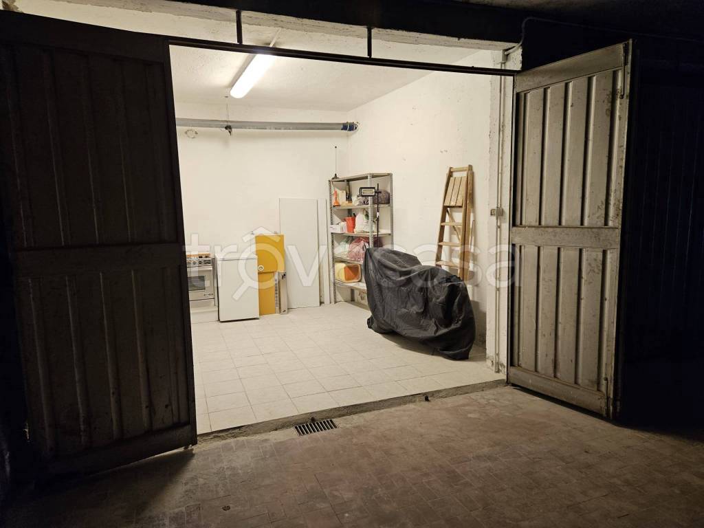 locale di sgombero in vendita a Chiavari