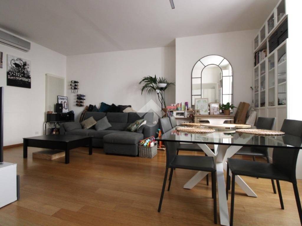 appartamento in vendita a Chiavari in zona Entella