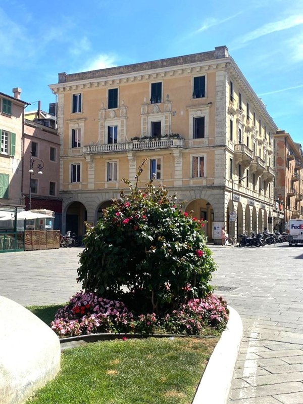 appartamento in vendita a Chiavari in zona Entella