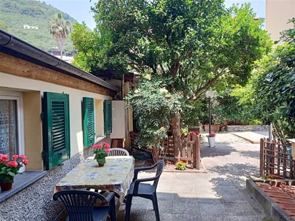 appartamento in vendita a Chiavari in zona Entella
