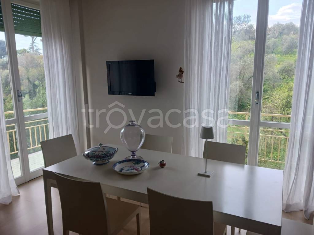 appartamento in vendita a Chiavari in zona Entella