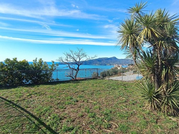 casa indipendente in vendita a Chiavari in zona Sant'Andrea di Rovereto
