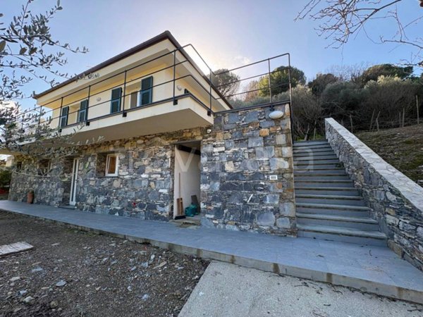 casa indipendente in vendita a Chiavari