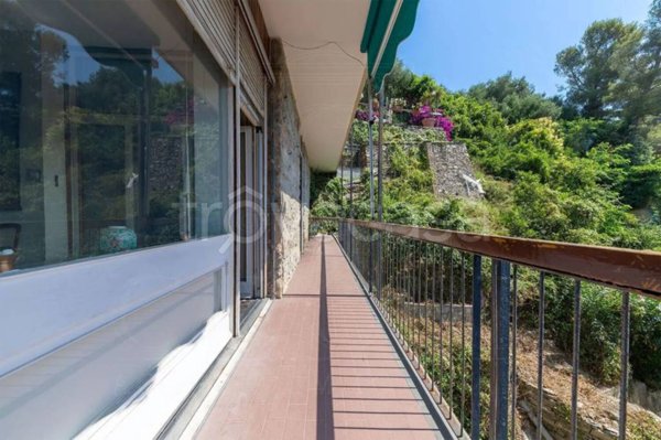 appartamento in vendita a Chiavari in zona Entella