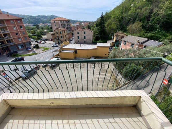 appartamento in vendita a Chiavari in zona Caperana