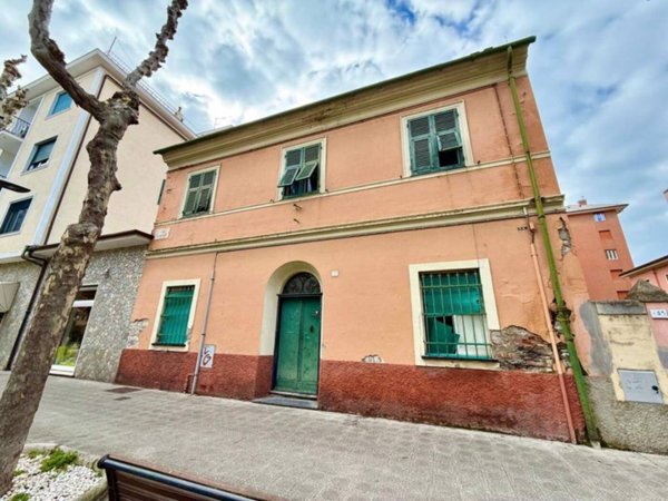 casa indipendente in vendita a Chiavari