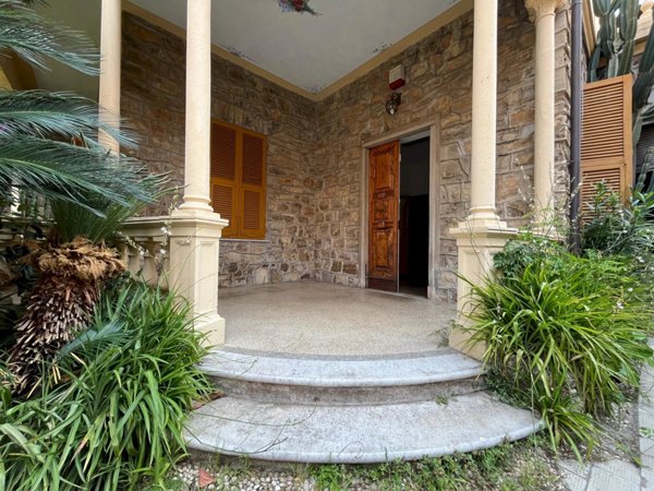 casa indipendente in vendita a Chiavari