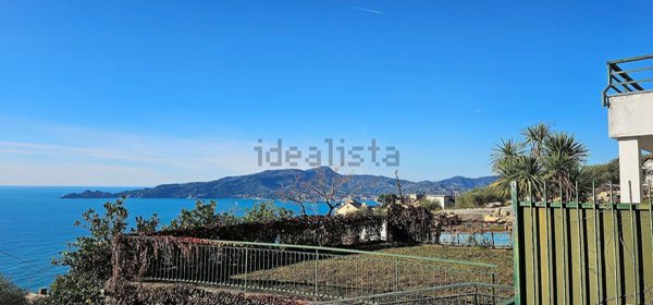 casa indipendente in vendita a Chiavari
