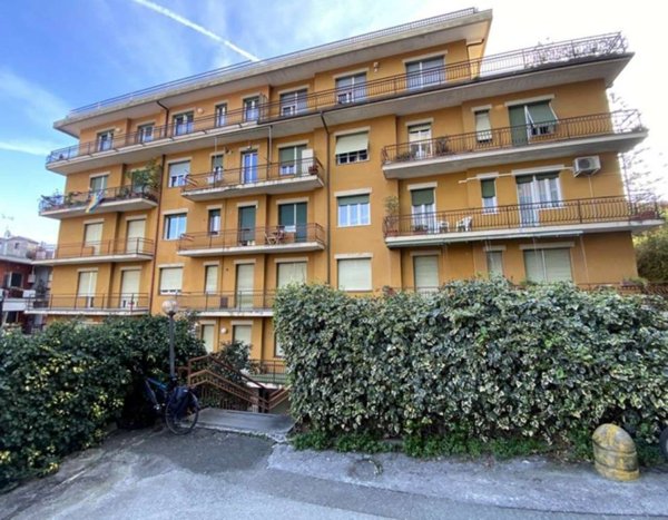 appartamento in vendita a Chiavari in zona Entella