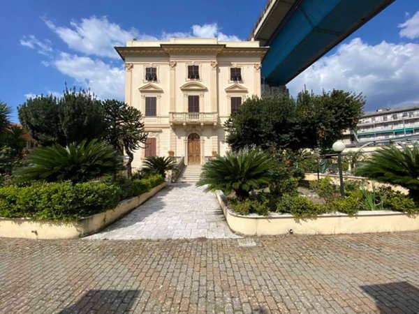 appartamento in vendita a Chiavari in zona Caperana