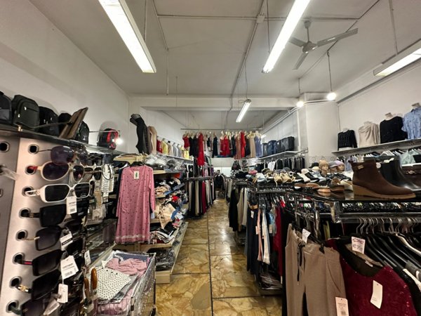 locale commerciale in vendita a Chiavari