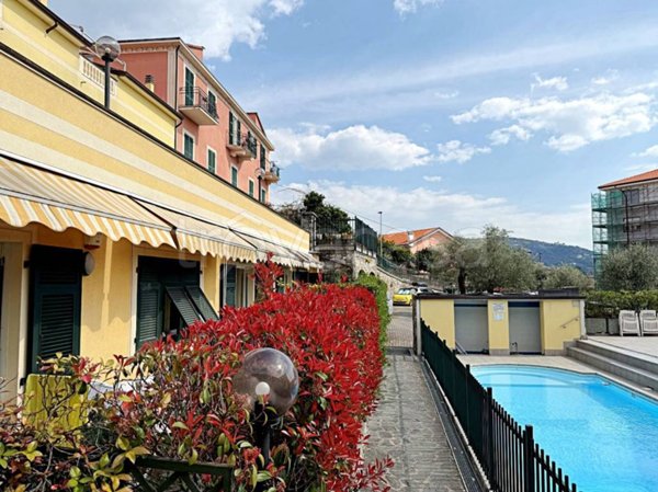 appartamento in vendita a Chiavari in zona Entella