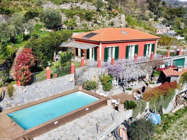 casa indipendente in vendita a Chiavari in zona Entella