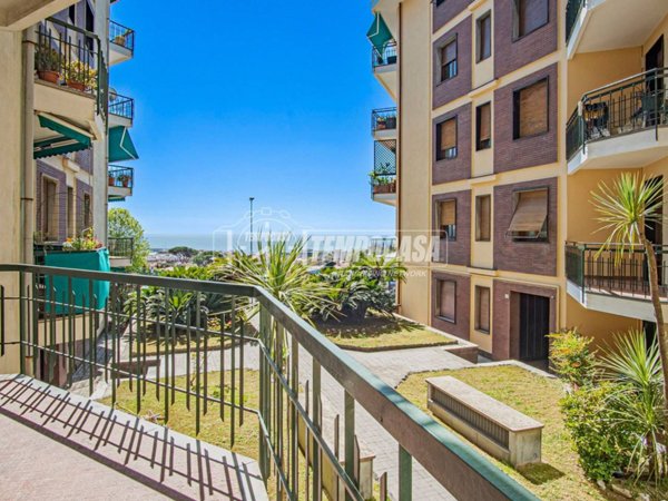 appartamento in vendita a Chiavari in zona Entella