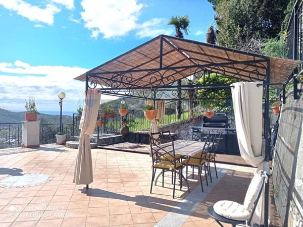 casa indipendente in vendita a Chiavari in zona Caperana