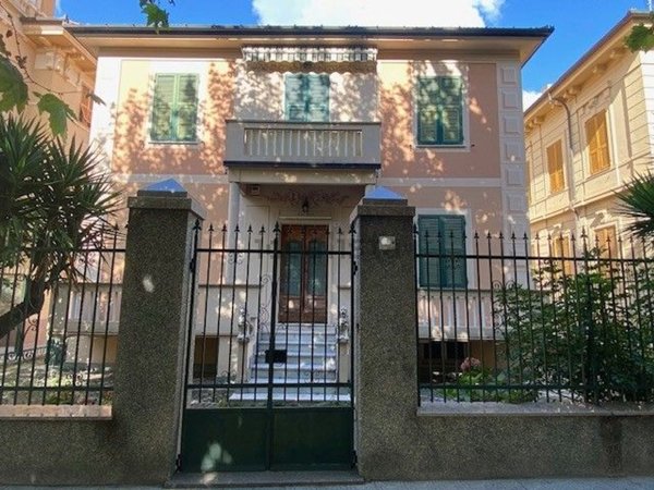 casa indipendente in vendita a Chiavari