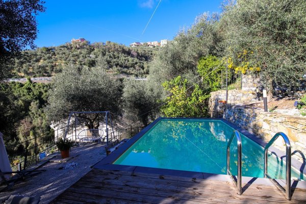 casa indipendente in vendita a Chiavari