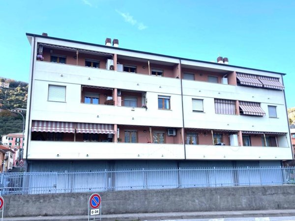 appartamento in vendita a Chiavari in zona Caperana