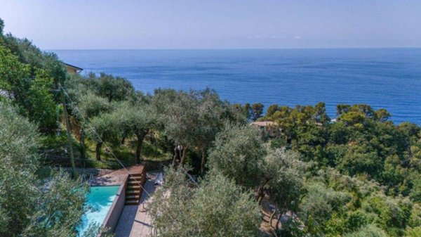 casa indipendente in vendita a Chiavari