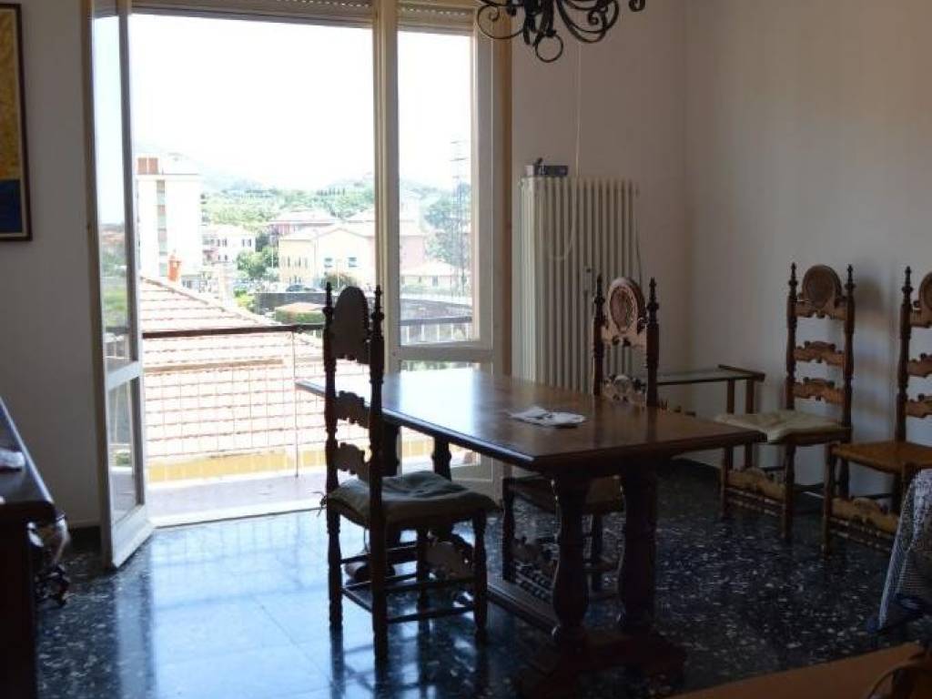 appartamento in vendita a Chiavari in zona Caperana
