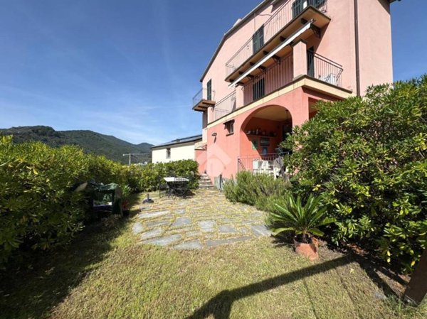 appartamento in vendita a Chiavari in zona Caperana