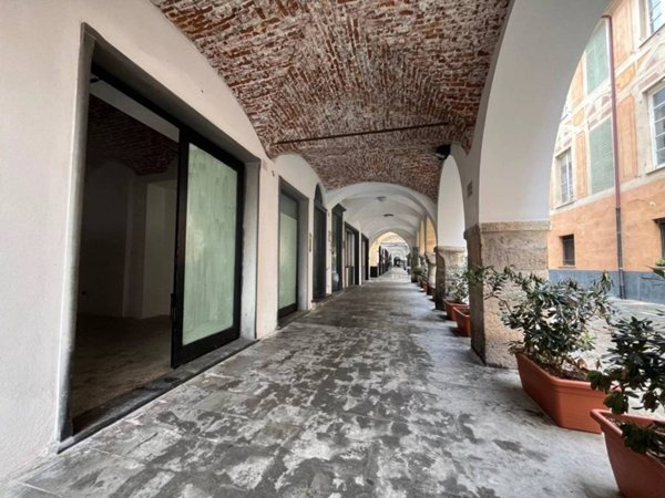 locale commerciale in vendita a Chiavari