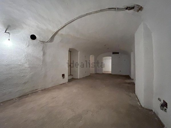 locale di sgombero in vendita a Chiavari